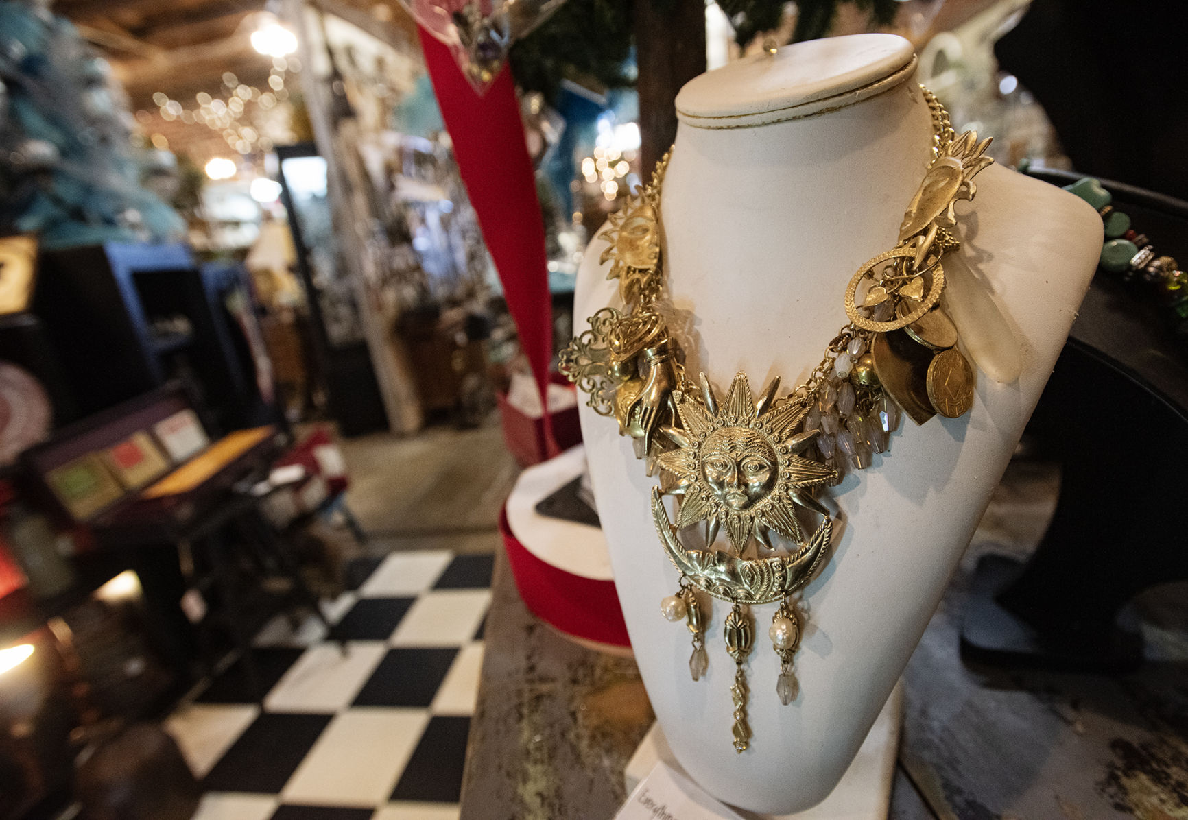 12212019_local_Neck_Collections_03web.jpg